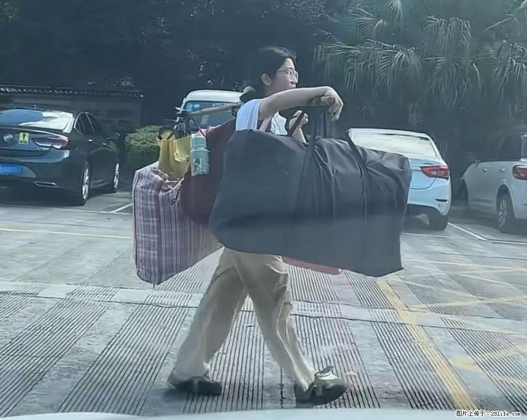 全网追的“扁担女孩”,找了一份暑假工,时薪12元 - 东营生活资讯 - 东营28生活网 dy.28life.com